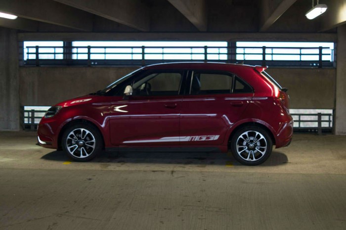 MG3 Review - Side CP - carwitter