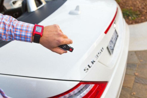 Mercedes Benz Smart Watch Image - carwitter