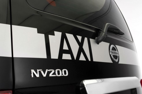 Nissan NV200 London Taxi Rear - carwitter