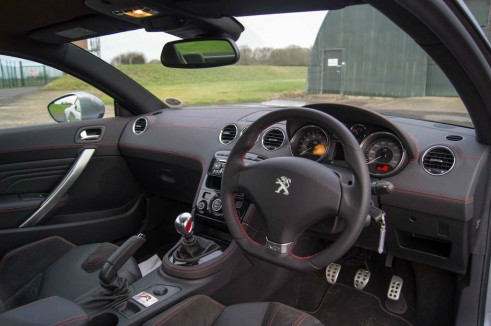 Peugeot RCZ R Review -Dashboard Interior - carwitter