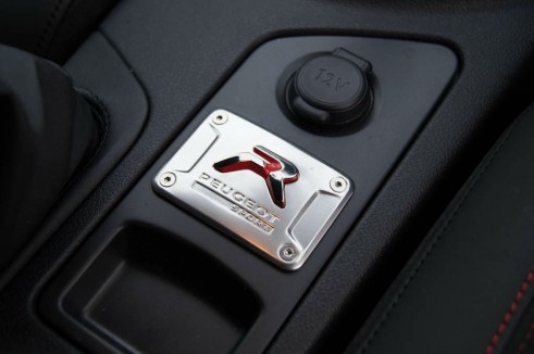 Peugeot RCZ R Review - Interior Plaque Badge - carwitter