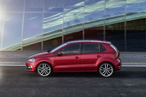 VW Polo 2014 side 2 - carwitter