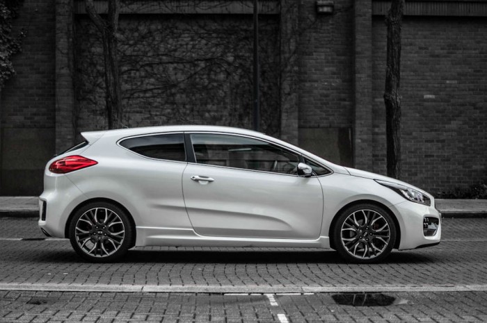 2014 Kia Pro Ceed GT Review - Side - carwitter