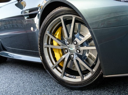 Aston Martin Vantage V8 N430 alloy - carwitter