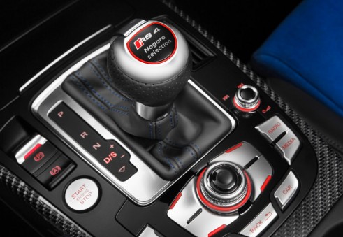 Audi RS4 Nogaro selection interior 2 - carwitter