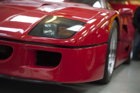 Ferrari F40 front - Carwitter-w1024
