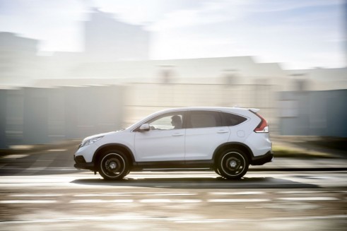 Honda CRV White side - carwitter