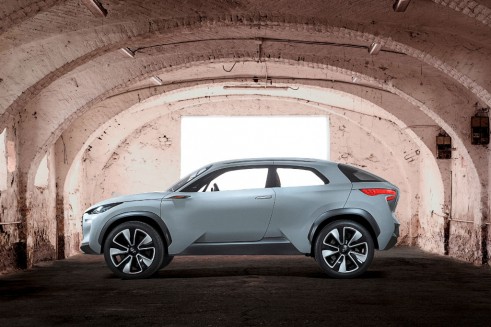 Hyundai Intrado side - carwitter
