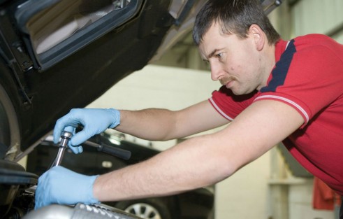KIA Mechanic Garage Workshop - carwitter