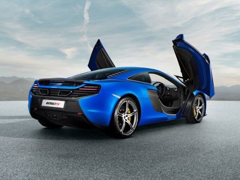McLaren 650S Coupé - Rear - carwitter