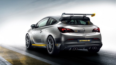 Vauxhall Astra EXTREME rear - carwitter