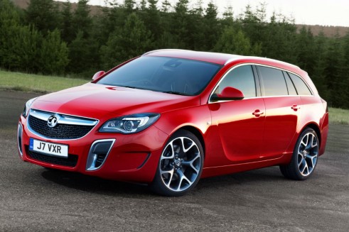 Vauxhall Insignia VXR Estate - Front - carwitter