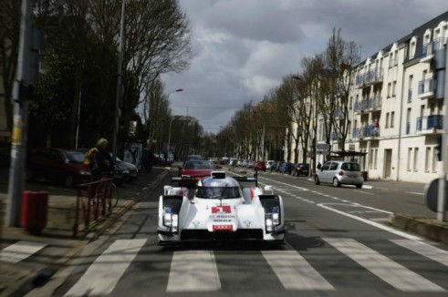 Audi R18 launch road - carwitter