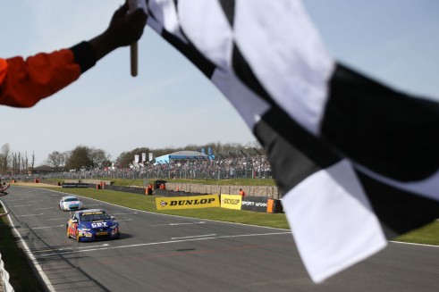 BTCC 2014 - Brands Hatch Indy - Jordan Chequered Flag - carwitter