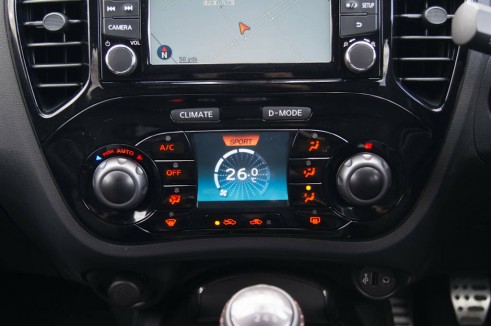 Nissan Juke Nismo Review - Climate Control - carwitter