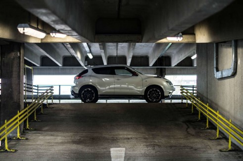 Nissan Juke Nismo Review - Side - carwitter