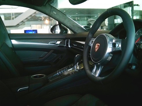 Porsche,Panamera,GTS,interior,Carwitter