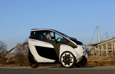 Toyota i-ROAD side - carwitter