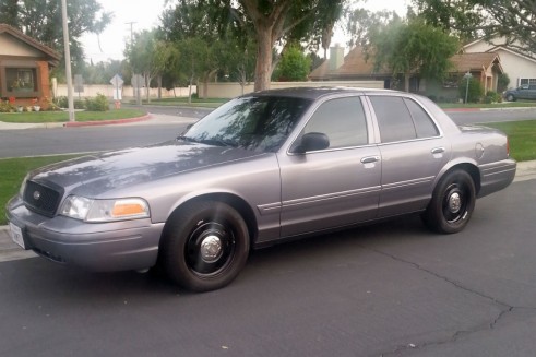 2006 Ford Crown Victoria - Front - carwitter
