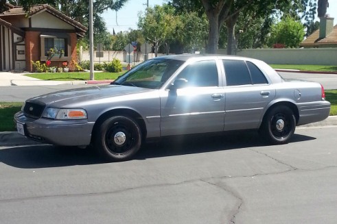 2006 Ford Crown Victoria - Side - carwitter