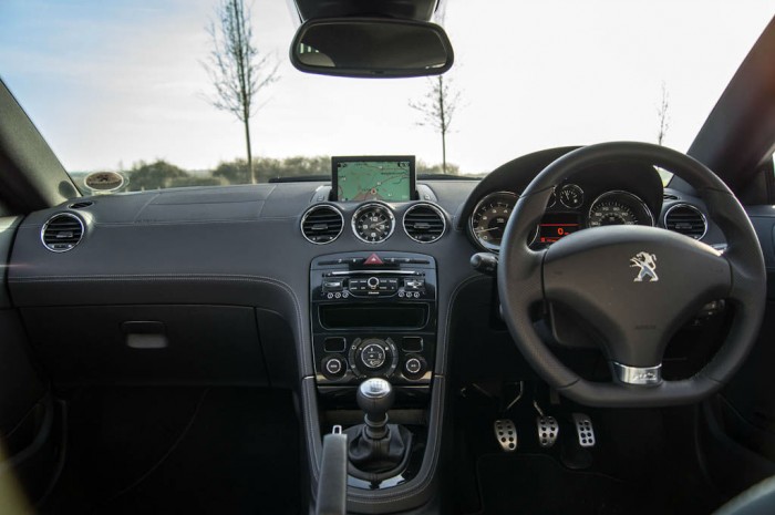 2014 Peugeot RCZ THP 200 Review - Dashboard Interior - carwitter