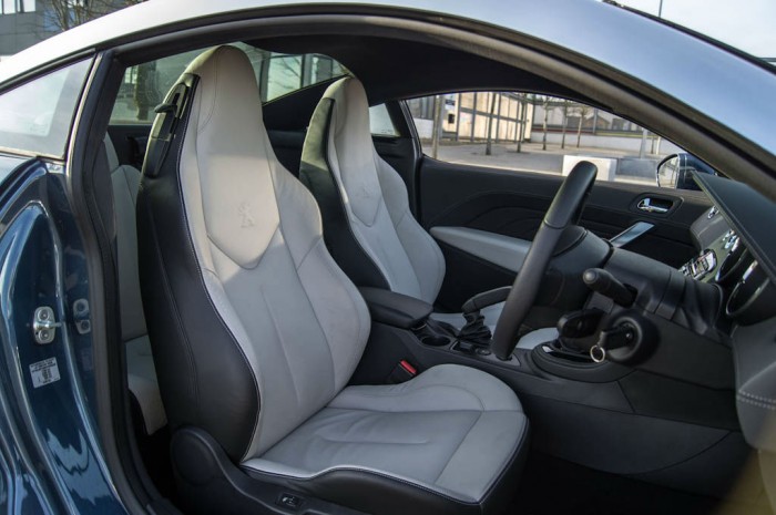 2014 Peugeot RCZ THP 200 Review - Front Seats - carwitter