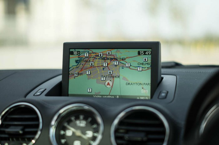 2014 Peugeot RCZ THP 200 Review - Sat Nav - carwitter