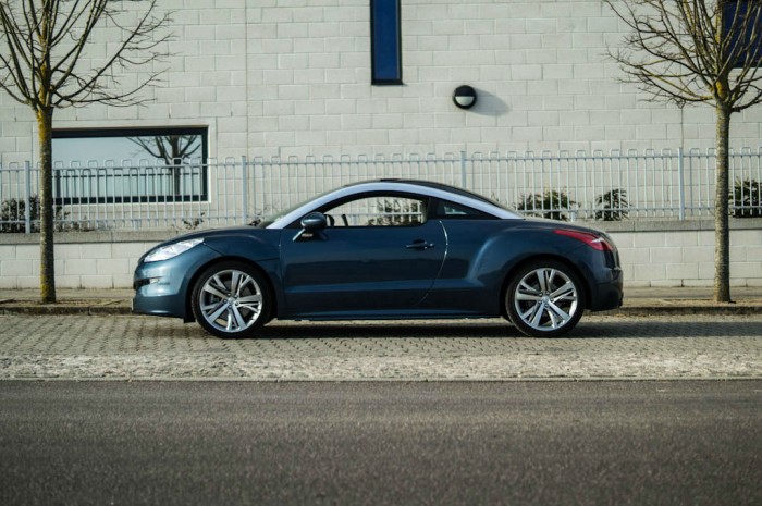 2014 Peugeot RCZ THP 200 Review - Side - carwitter