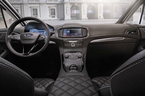 Ford S-Max Vignale interior  - carwitter
