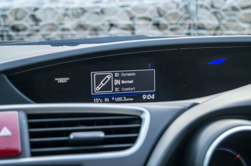 Honda Civic Tourer Review - Active Dampers - carwitter