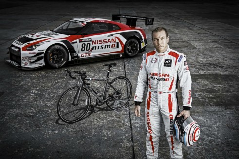Sir Chris Hoy Nissan GTR GT3 & Bike British GT - carwitter