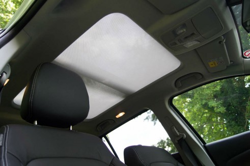 Suzuki SX4 S-Cross Review - Sunroof Blind - carwitter