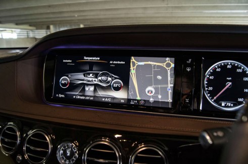 2014 Mercedes S Class Review - Dash Graphics 2 - carwitter