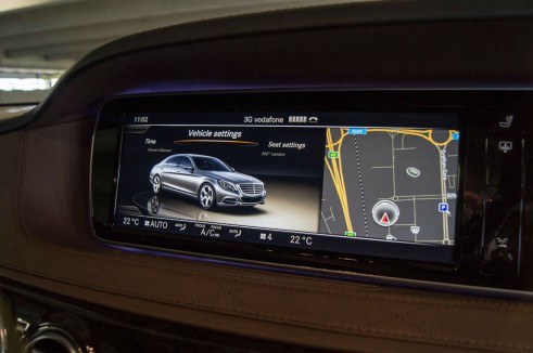 2014 Mercedes S Class Review - Dash Graphics - carwitter