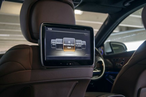 2014 Mercedes S Class Review - Rear Seat Touch Screen Angle - carwitter