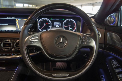 2014 Mercedes S Class Review - Steering Wheel - carwitter