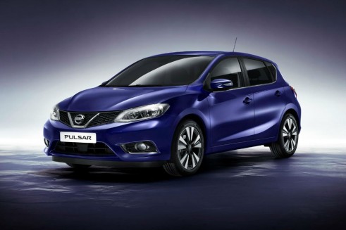 2014 Nissan Pulsar - Front Angle - carwitter