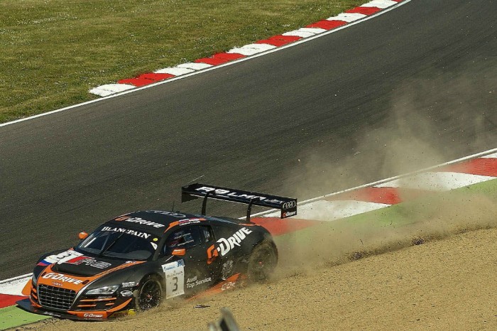 Blancpain 2014 Brands Hatch - Audi R8 LMS Ultra - carwitter
