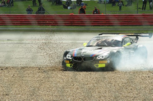 Blancpain 2014 Silverstone - BMW Accident Gravel - carwitter