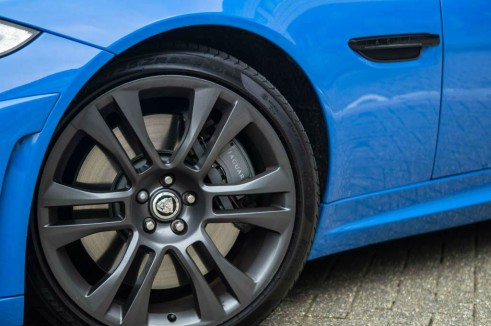Jaguar XKRS Review - Alloys Brakes - carwitter