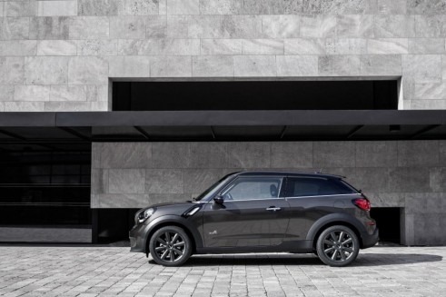 Mini Cooper S Paceman - Side - carwitter