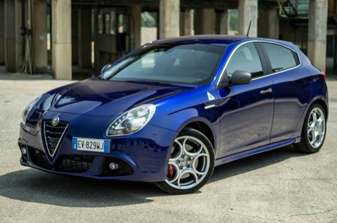 2014 Alfa Romeo Giulietta Quadrifoglio Verde Review - Front Angle Close - carwitter