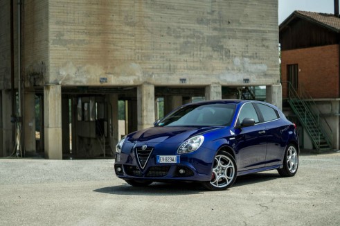 2014 Alfa Romeo Giulietta Quadrifoglio Verde Review - Front Angle Scene - carwitter
