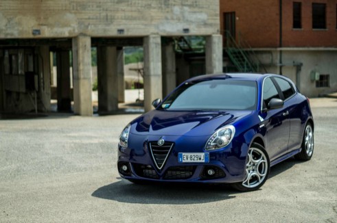 2014 Alfa Romeo Giulietta Quadrifoglio Verde Review - Front Angle - carwitter