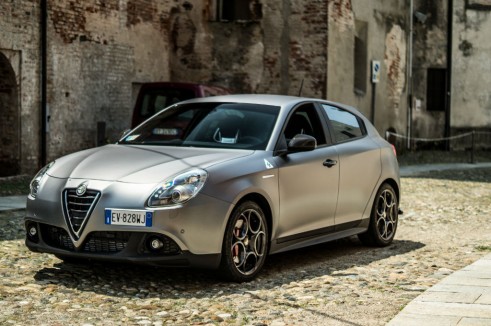 2014 Alfa Romeo Giulietta Quadrifoglio Verde Review - Matte Magnesio Grey - carwitter