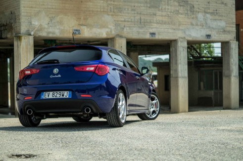 2014 Alfa Romeo Giulietta Quadrifoglio Verde Review - Rear Angle Scene - carwitter