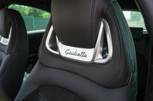 2014 Alfa Romeo Giulietta Quadrifoglio Verde Review - Sport Seats Detail - carwitter
