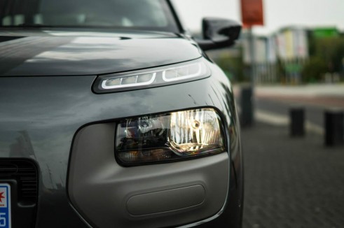 Citroen C4 Cactus Review - Headlight - carwitter