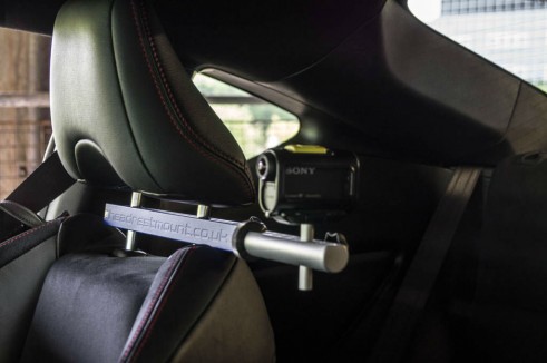 Headrestmount - Close Up - carwitter