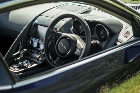 Jaguar F-Type S Coupe - Interior - carwitter